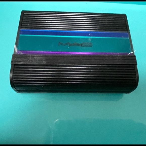 Irresistibly charming glitter and pigment blue - Picture 3 of 4